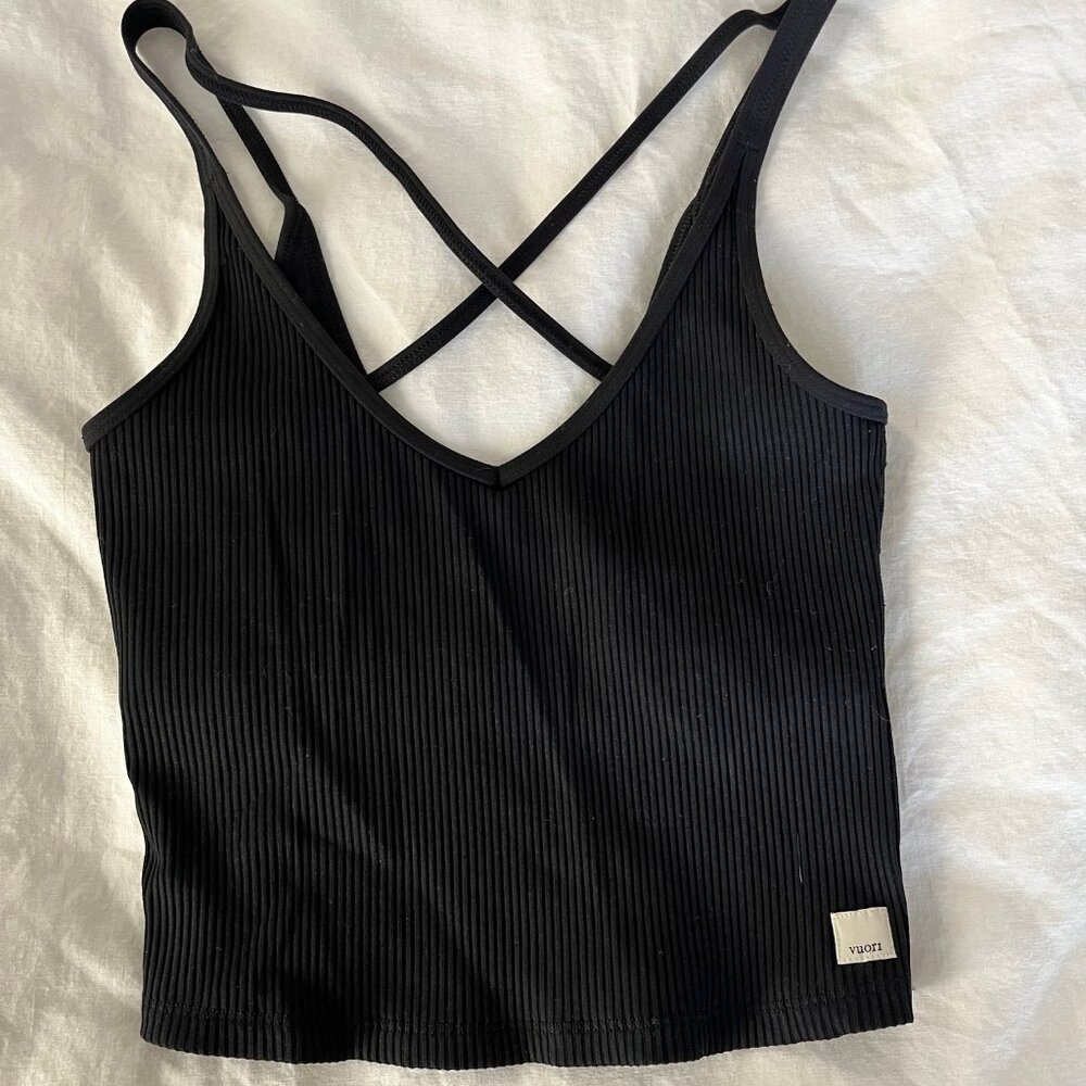 Vuori Ribbed Criss Cross Cropped Tank - Small - Like New